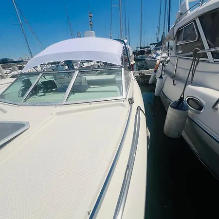 Vina Romance - Romantic Boat In Marina