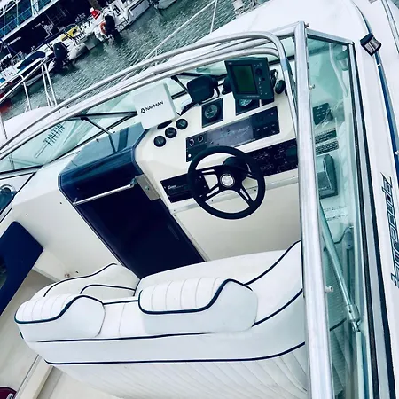 Vina Romance - Romantic Boat In Marina