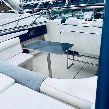 Vina Romance - Romantic Boat In Marina
