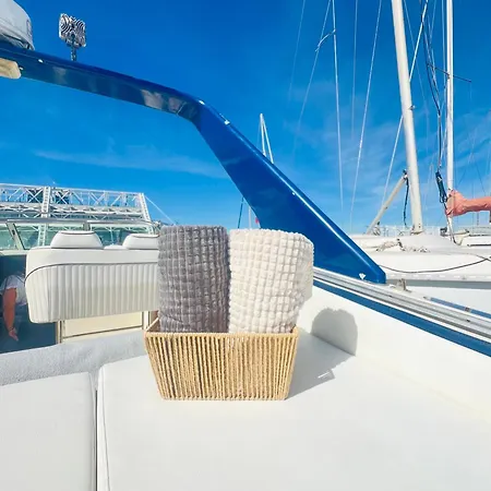Vina Romance - Romantic Boat In Marina * Lizbona