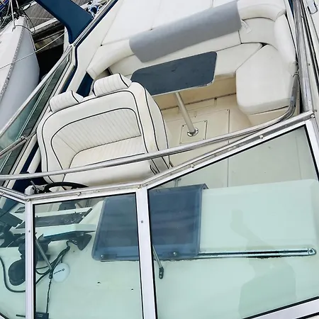 Vina Romance - Romantic Boat In Marina Botel Lisboa
